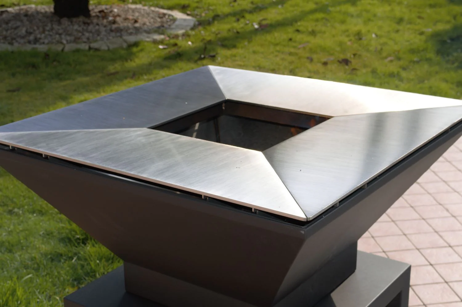 Oveneat OFP-WV-00000G Charcoal Grey BBQ Tower with wood storage includes Cover,cooking grill & grilled plate - Image 3