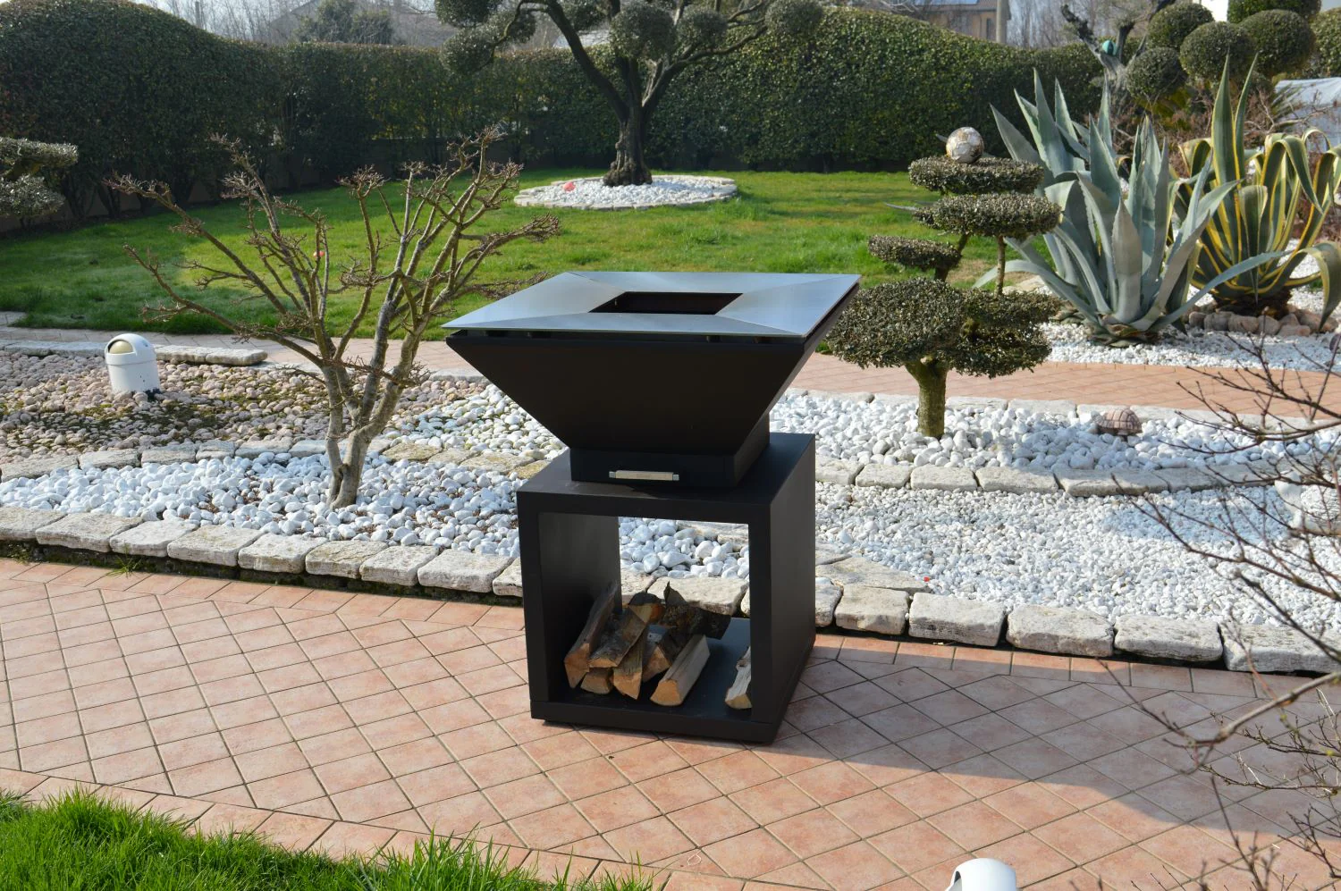 Oveneat OFP-WV-00000R BBQ Tower with wood storage includes cover,cooking grill & grilled plate - Image 5